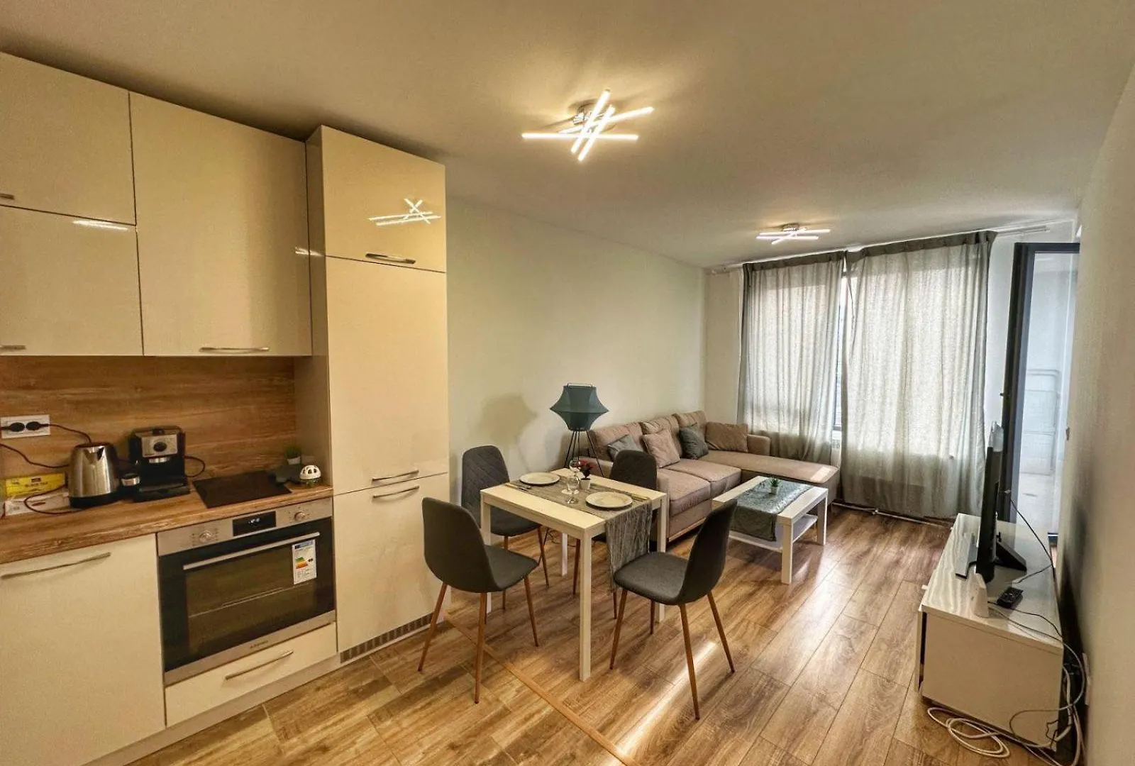 소피아 5 Min From The Airport 아파트